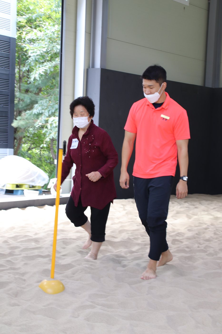 모래 지형 보행 균형 훈련